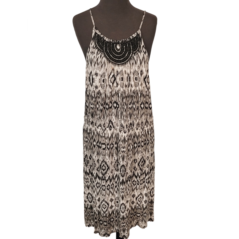 Maxi dress black & white with beaded accent at neckline